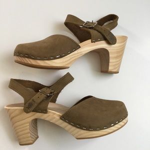 NEW! Sandgrens Victoria Clogs Newbuck Handmade 6